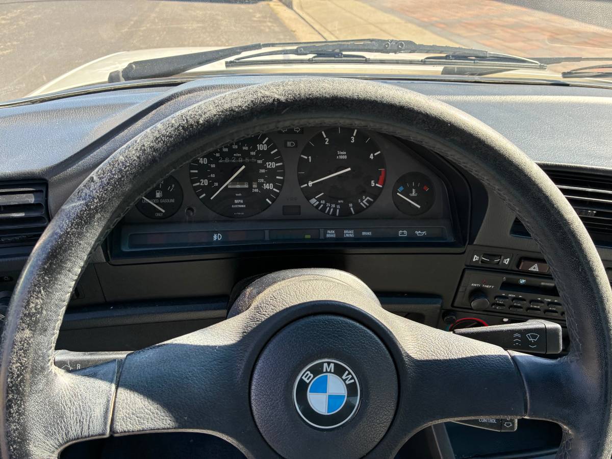 Bmw-325e-1986-white-7