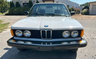 Bmw-325i-1983-Alpine-white-Blue-11