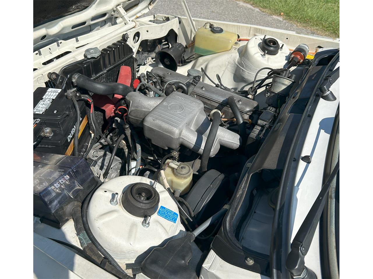 Bmw-325i-1983-Alpine-white-Blue-14