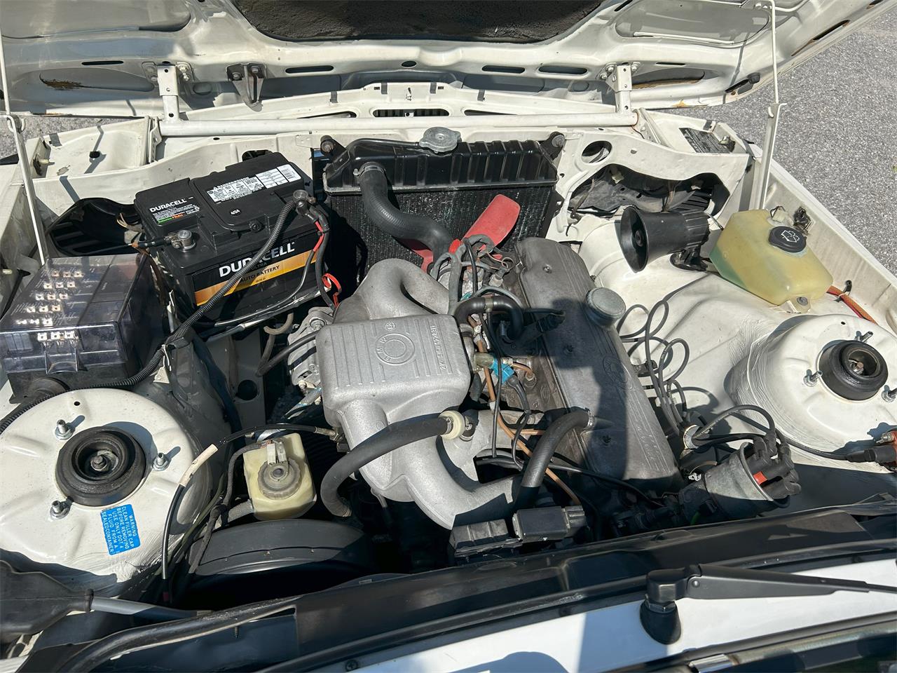Bmw-325i-1983-Alpine-white-Blue-15