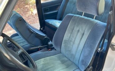 Bmw-325i-1983-Alpine-white-Blue-16