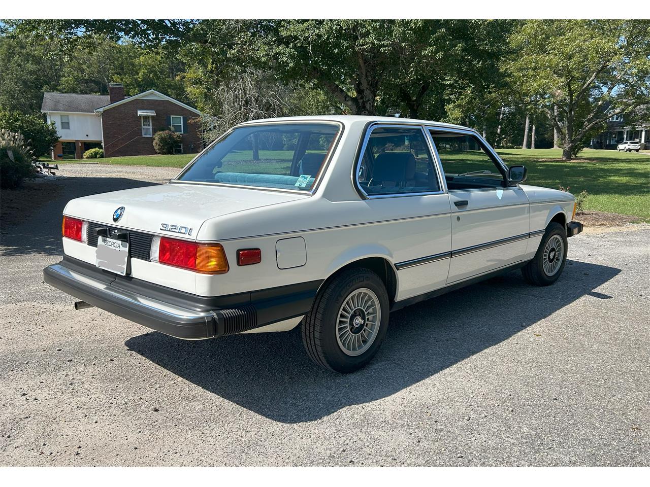 Bmw-325i-1983-Alpine-white-Blue-19
