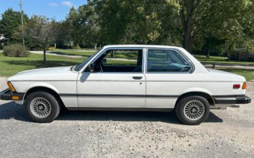 Bmw-325i-1983-Alpine-white-Blue-2