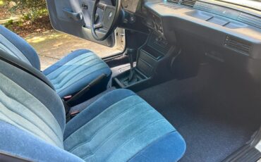 Bmw-325i-1983-Alpine-white-Blue-20