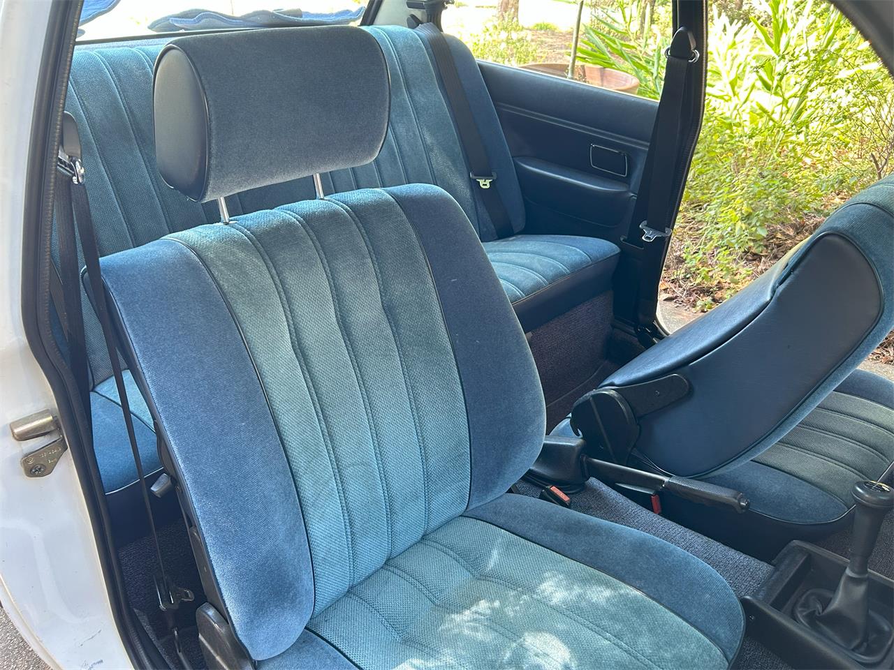 Bmw-325i-1983-Alpine-white-Blue-23