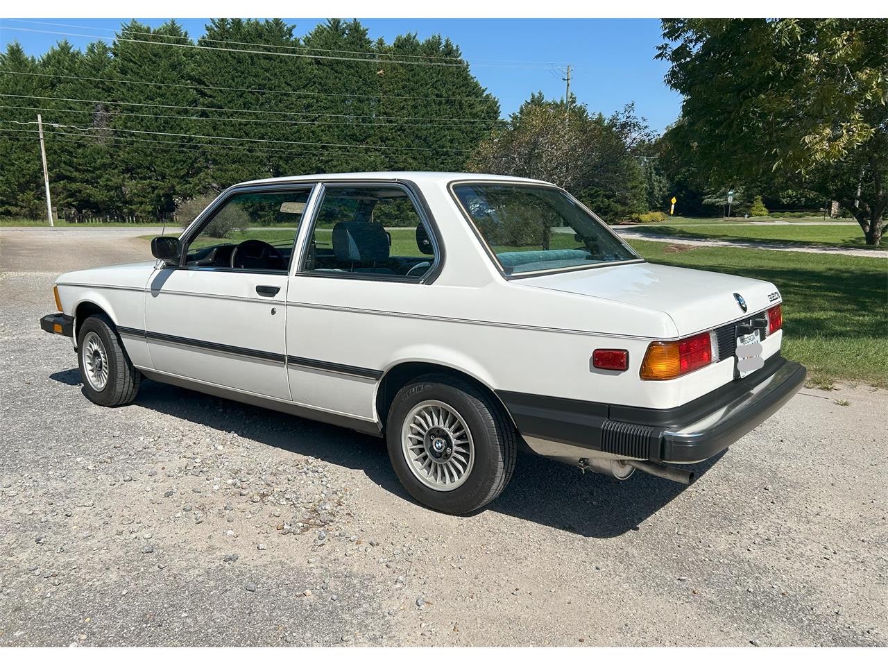 Bmw-325i-1983-Alpine-white-Blue-3