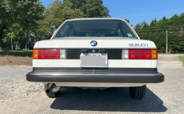 Bmw-325i-1983-Alpine-white-Blue-4