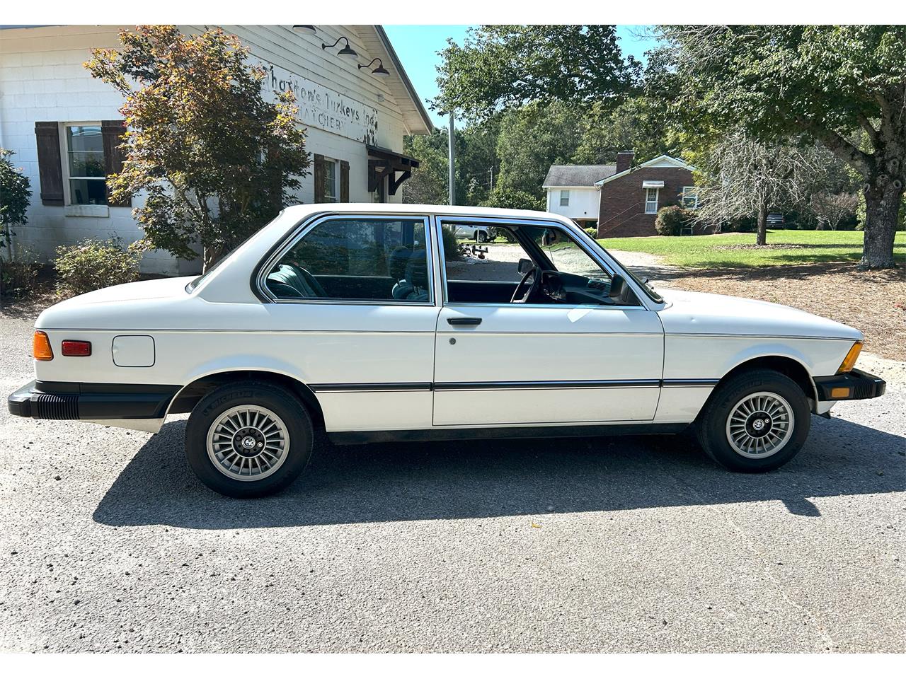 Bmw-325i-1983-Alpine-white-Blue-5