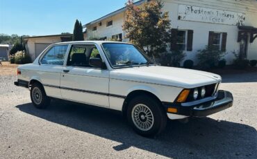Bmw-325i-1983-Alpine-white-Blue-9
