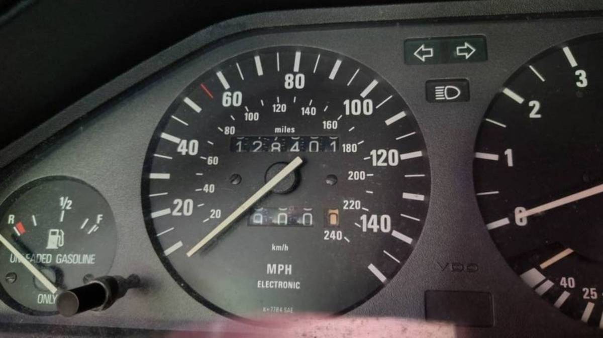 Bmw-325i-1989-silver