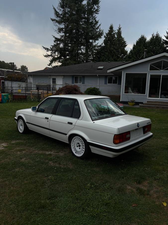 Bmw-325i-1990-white-13