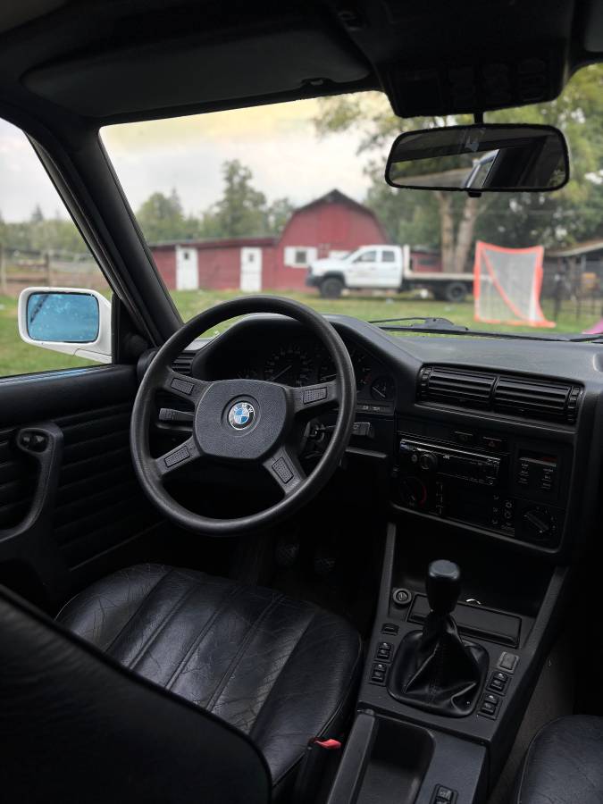 Bmw-325i-1990-white-14