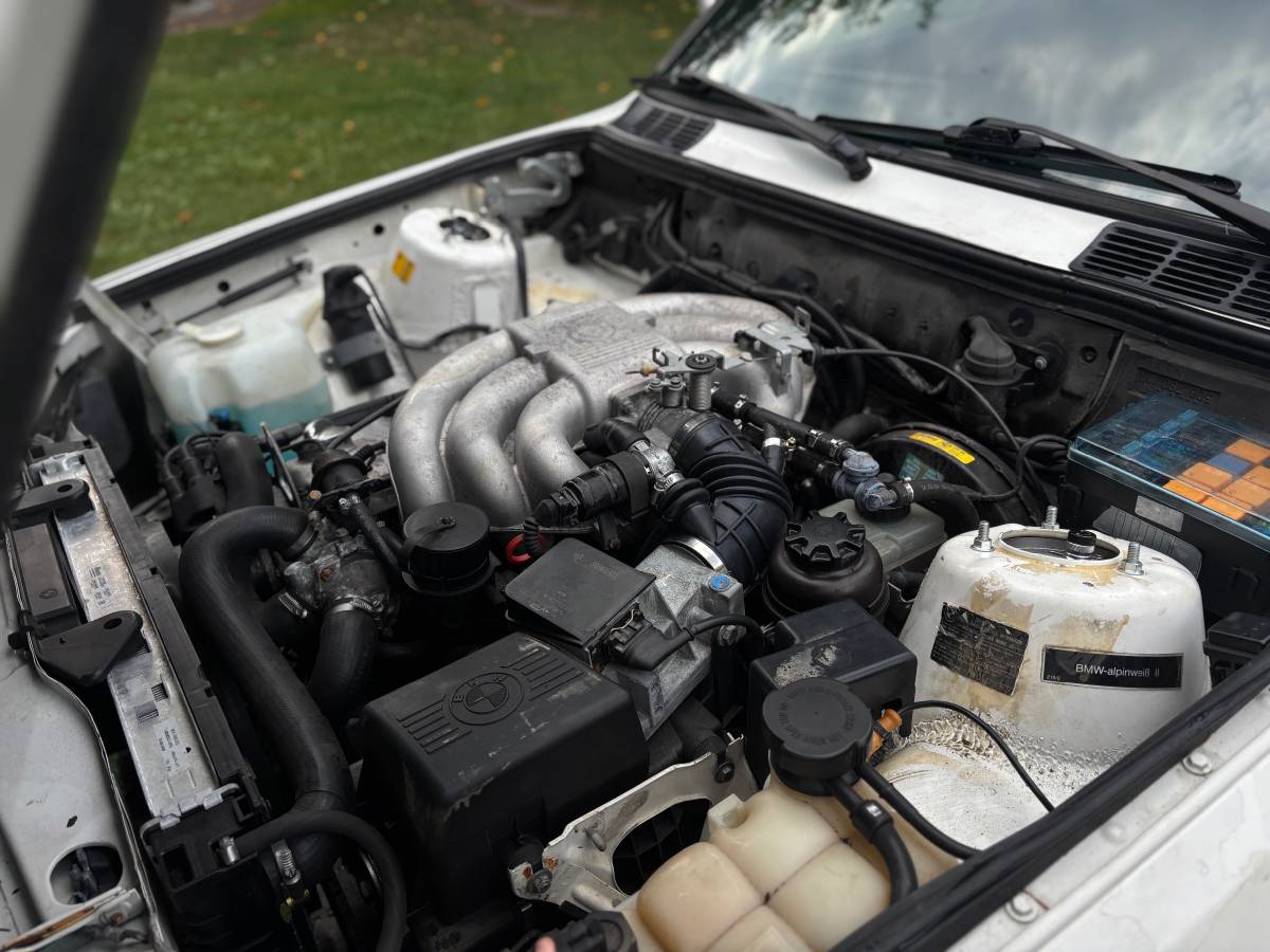 Bmw-325i-1990-white-6