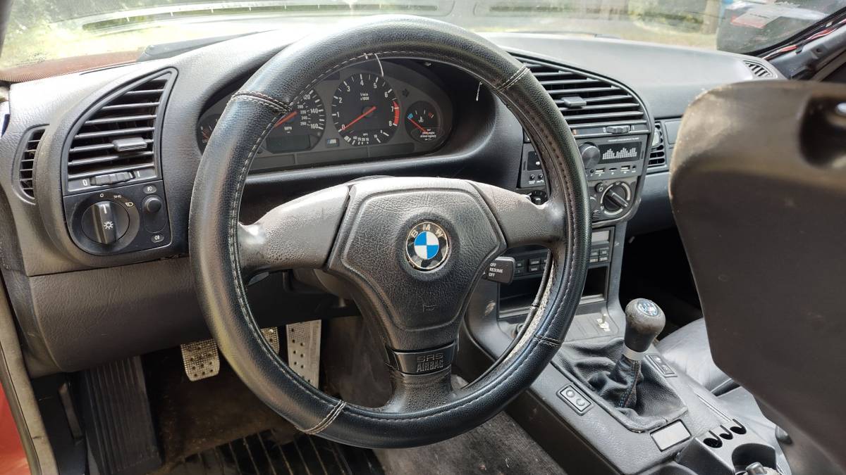 Bmw-325i-1993-red-4
