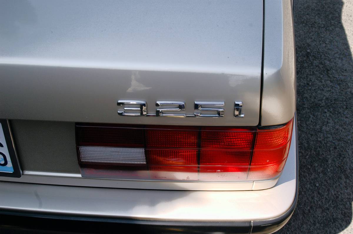 Bmw-325i-convertible-1991-11