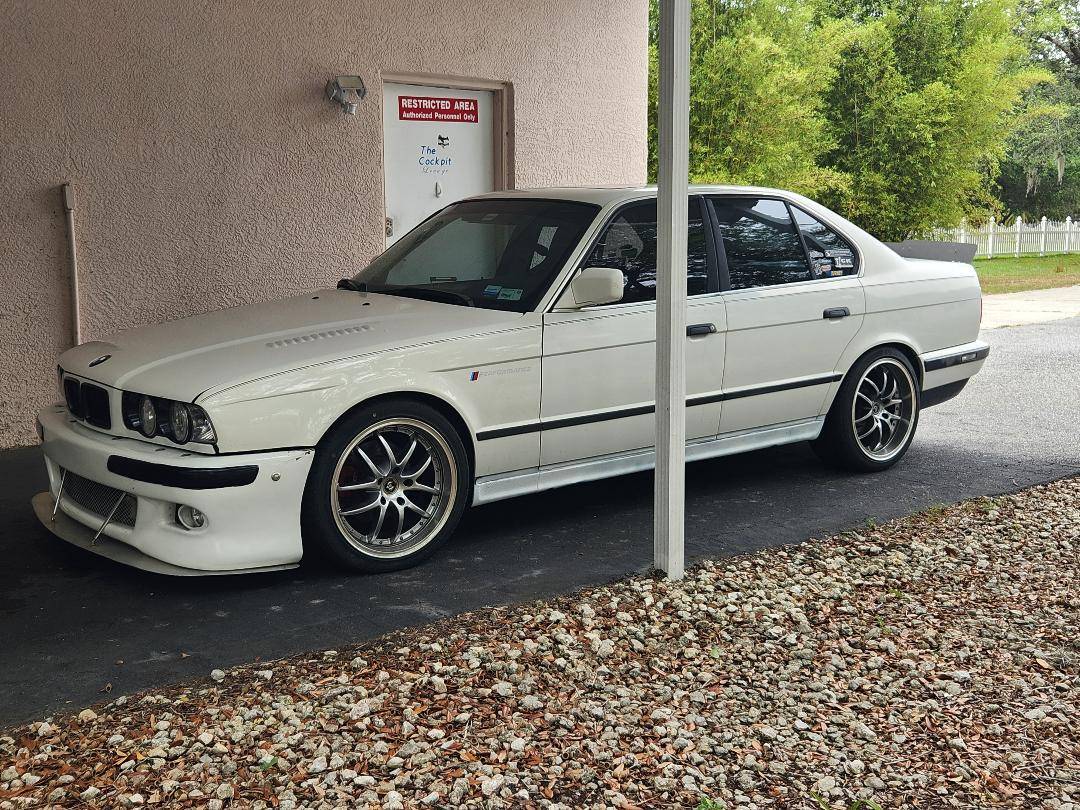 Bmw-5-series-1989-white-1