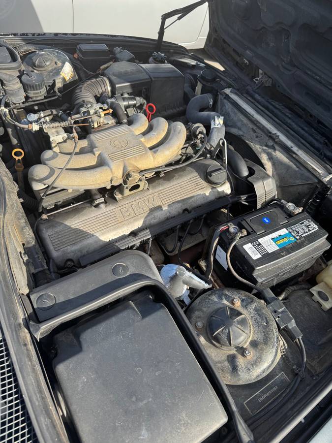 Bmw-525i-1990-black-5