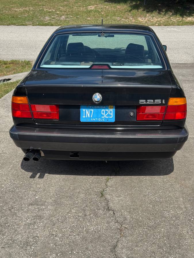 Bmw-525i-1990-black