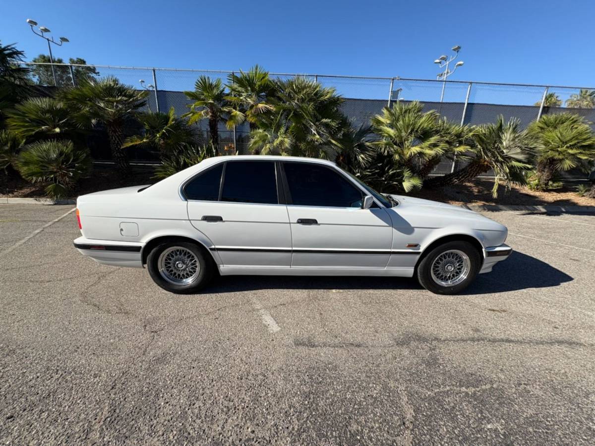 Bmw-530i-1995-white-1
