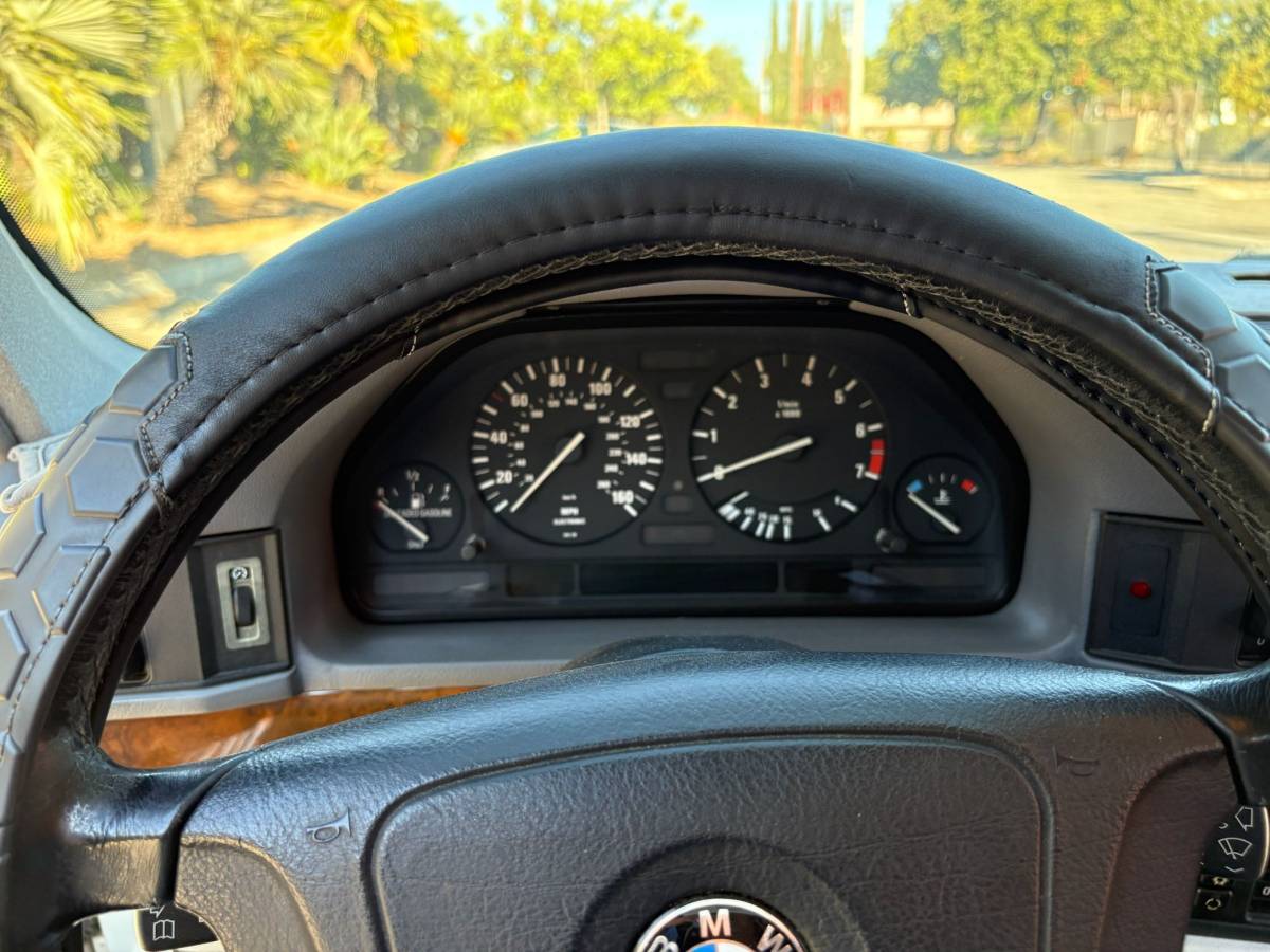 Bmw-530i-1995-white-12
