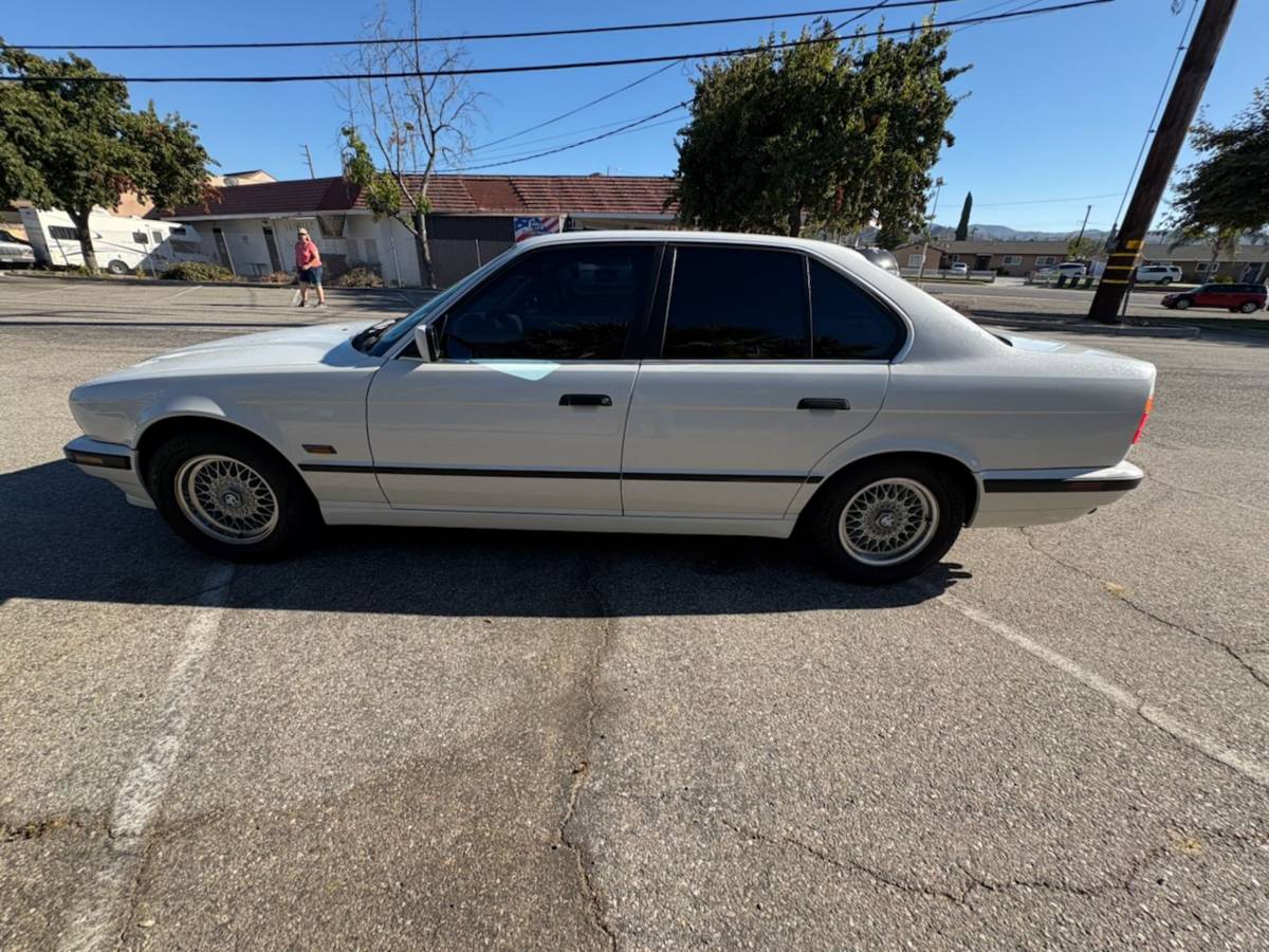Bmw-530i-1995-white-2