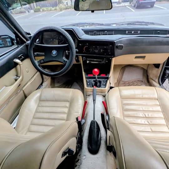 Bmw-633-csi-1981-black-13