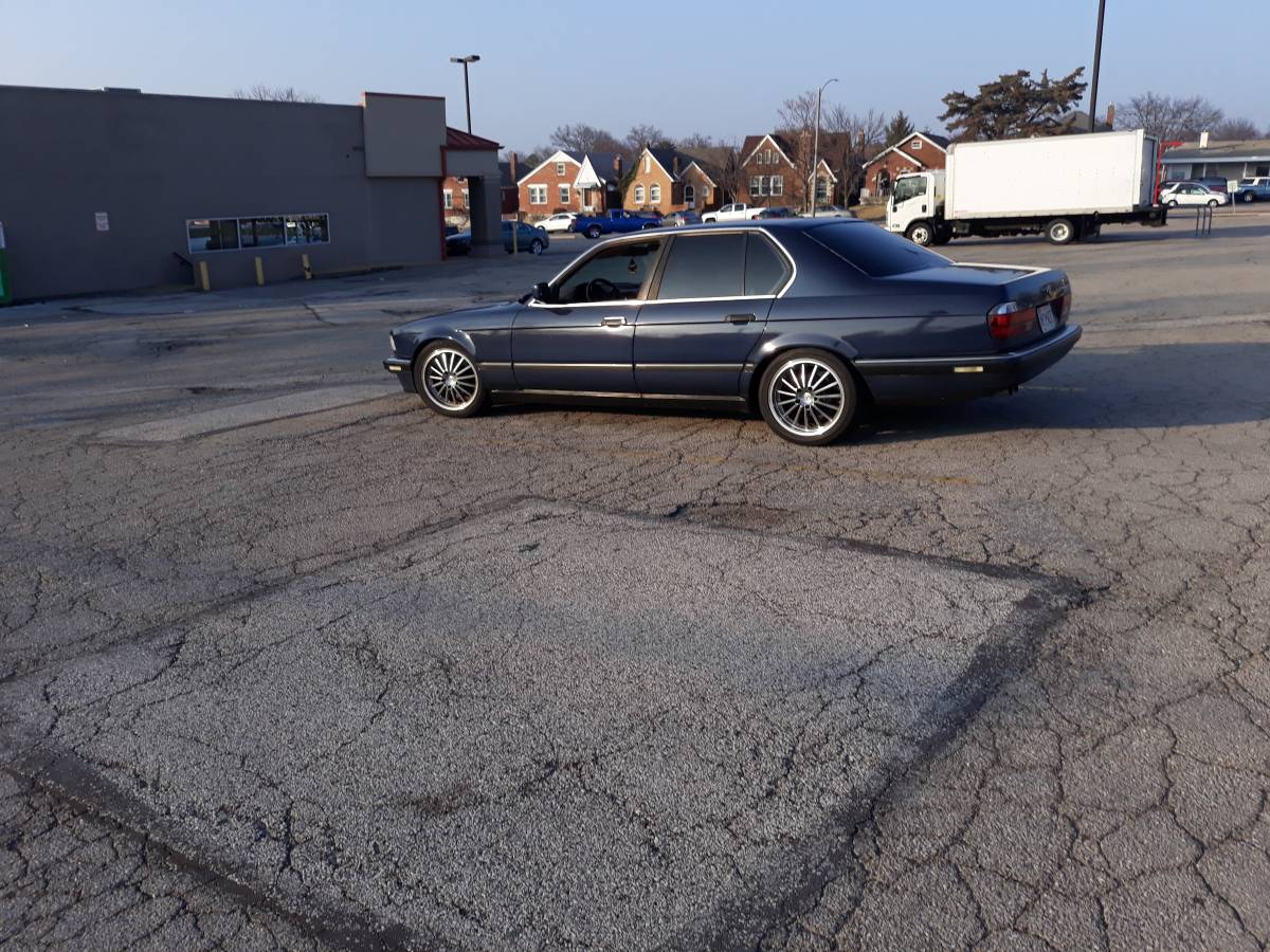 Bmw-735i-1988-blue-14