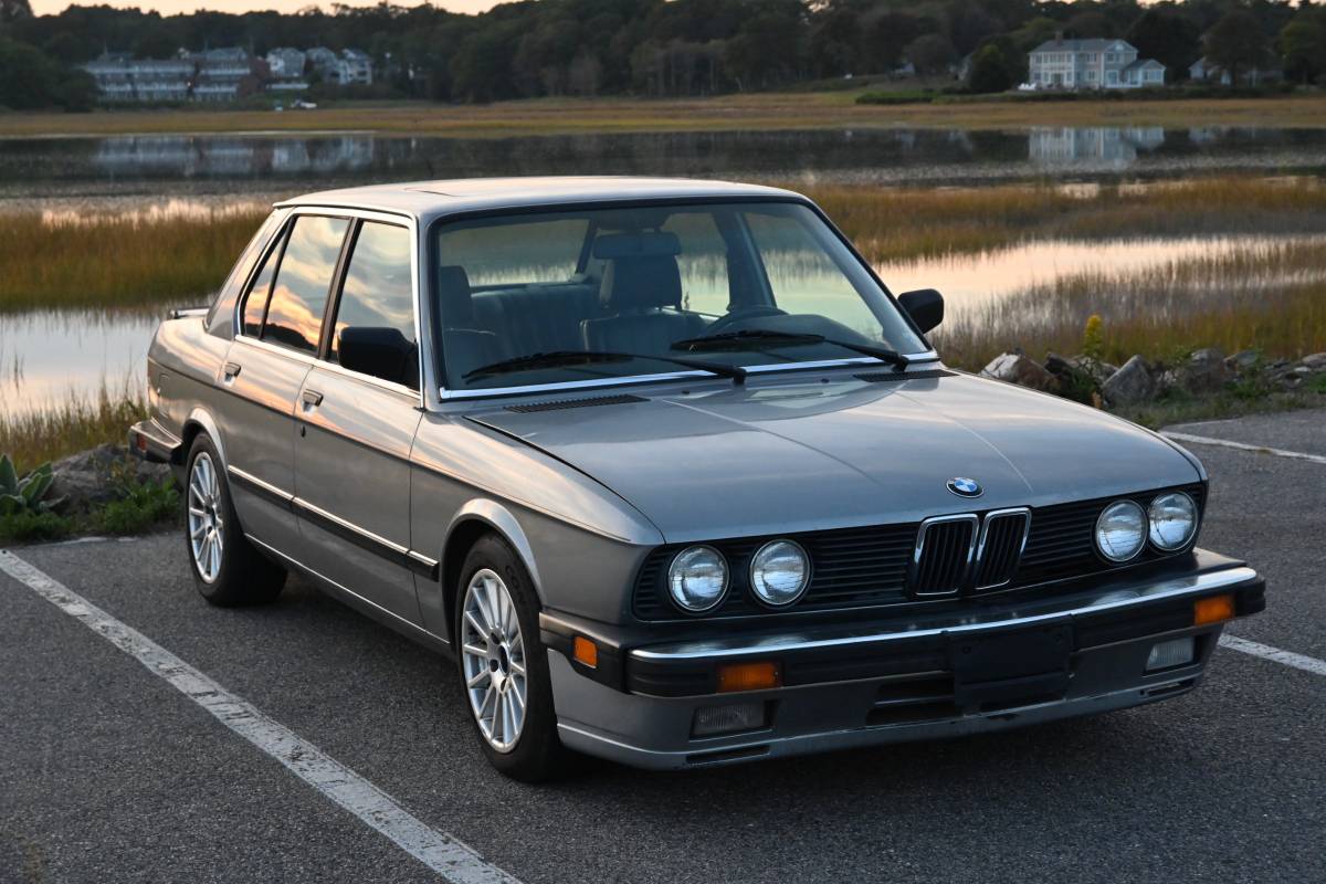 Bmw-e28-535is-1987-silver-25