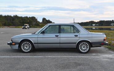 Bmw-e28-535is-1987-silver-36