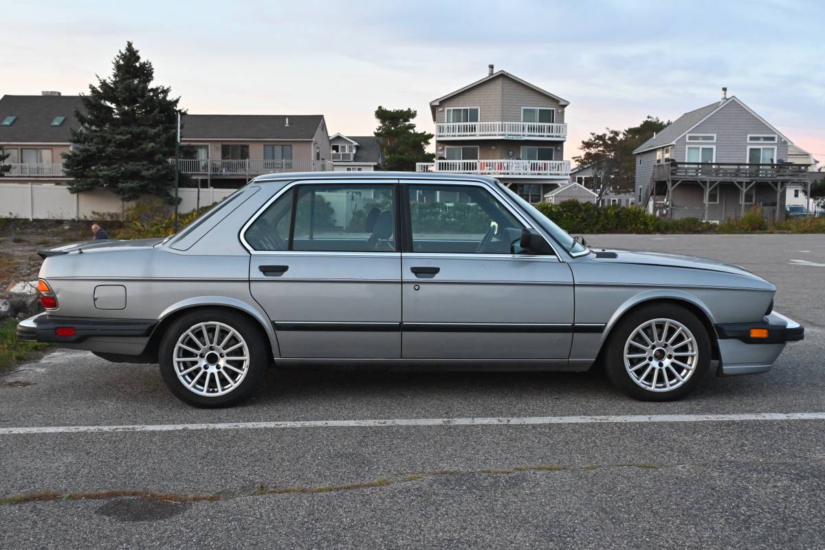 Bmw-e28-535is-1987-silver-37