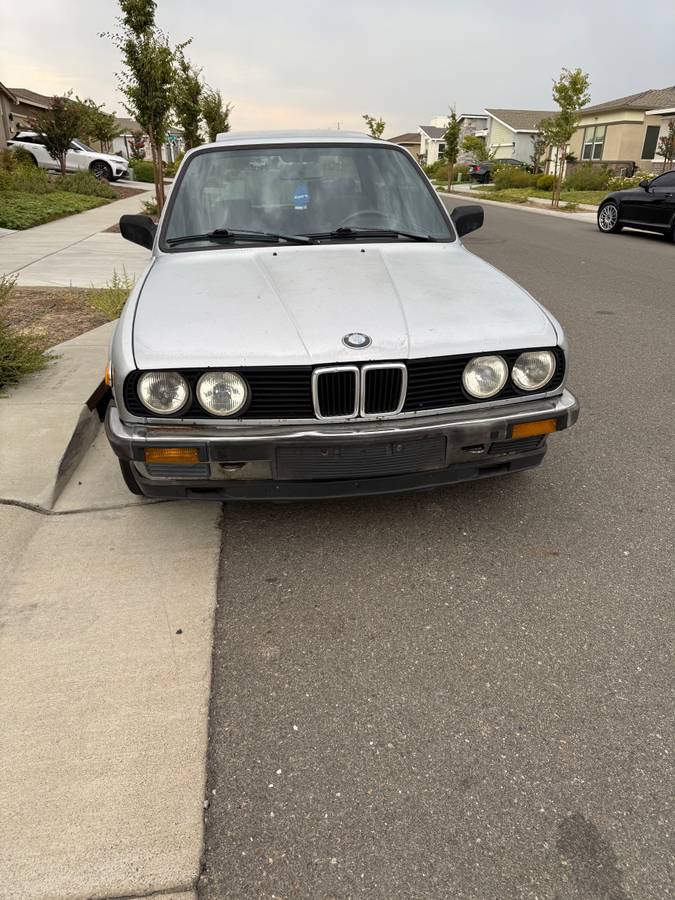 Bmw-e30-1983-11