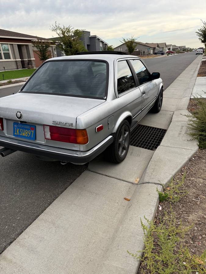 Bmw-e30-1983
