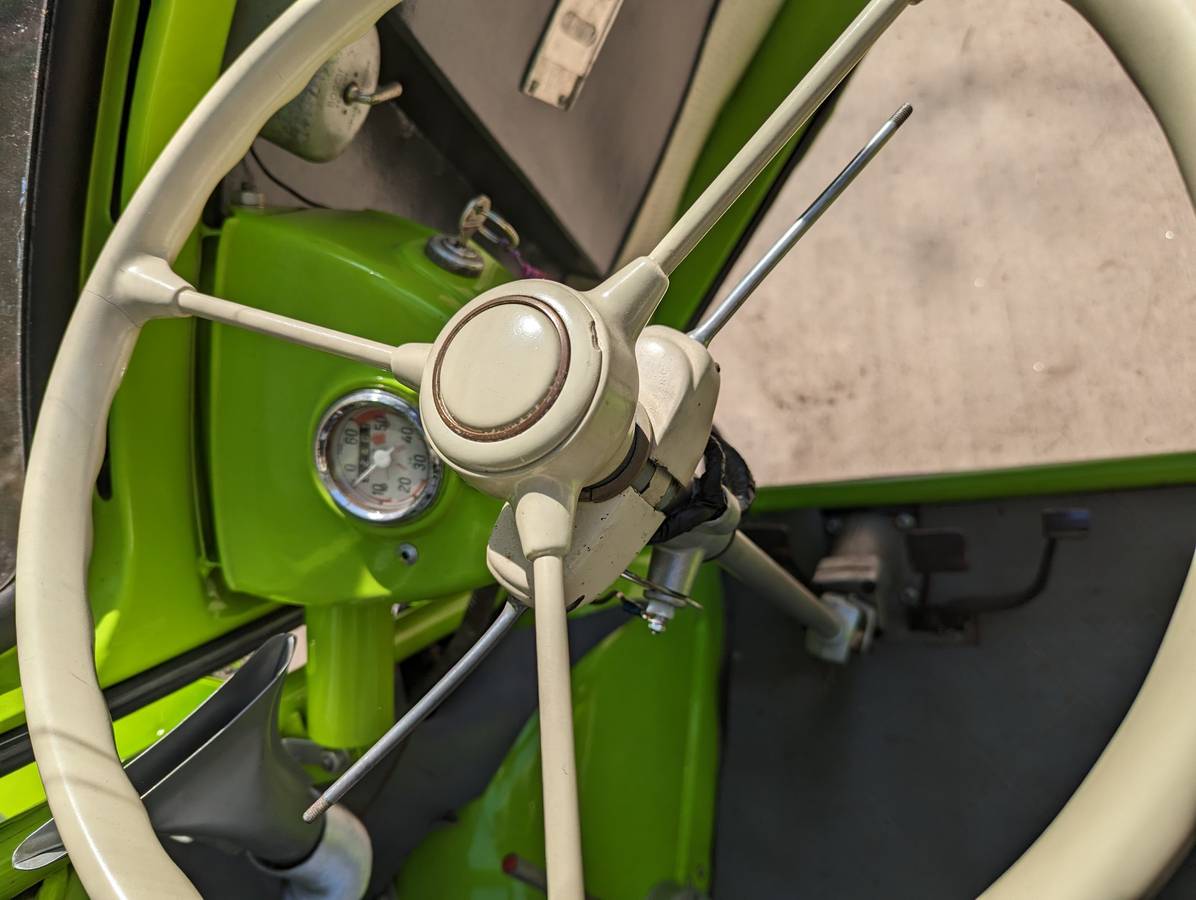 Bmw-isetta-300-1957-green-14