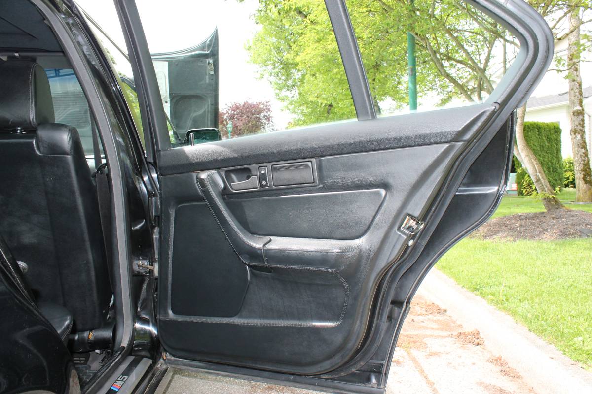 Bmw-m5-1992-black-13