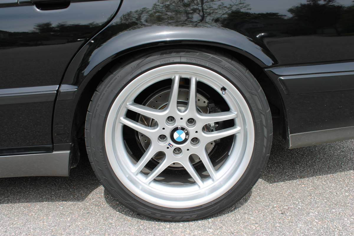 Bmw-m5-1992-black-21