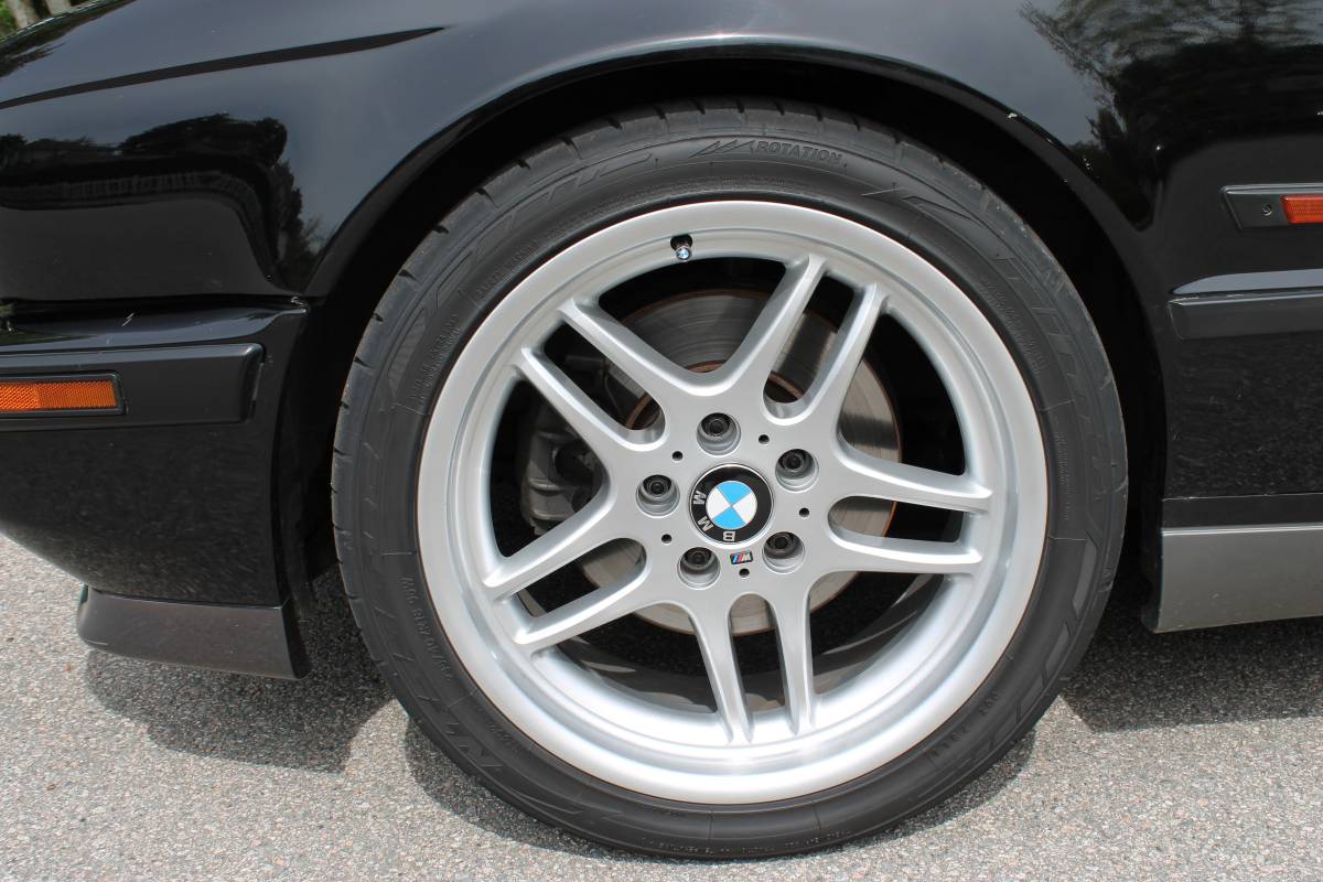 Bmw-m5-1992-black-22