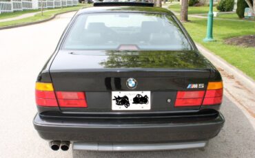 Bmw-m5-1992-black-3