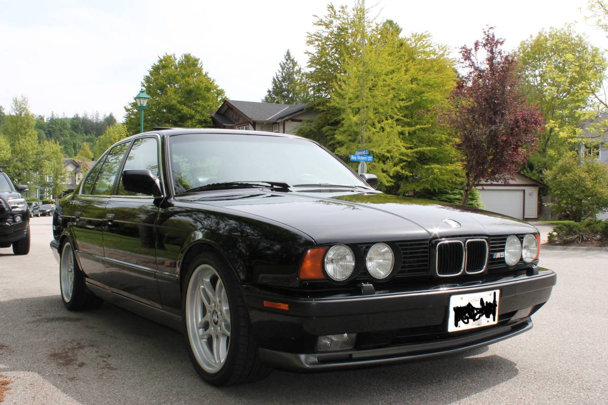 Bmw-m5-1992-black