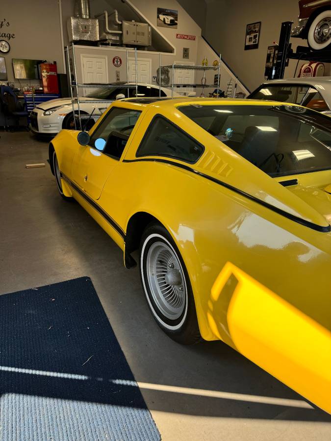 Bradley-gt-ii-1978-yellow-7