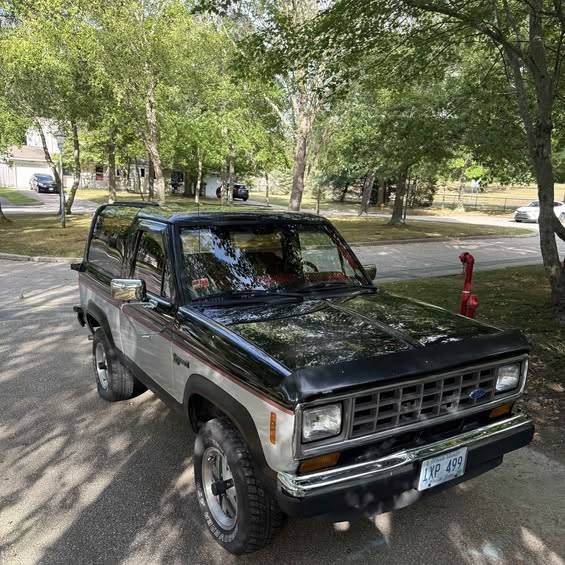 Bronco-ii-xlt-1988-black-10