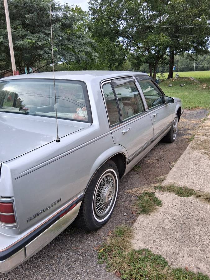 Buick-1986-silver-7