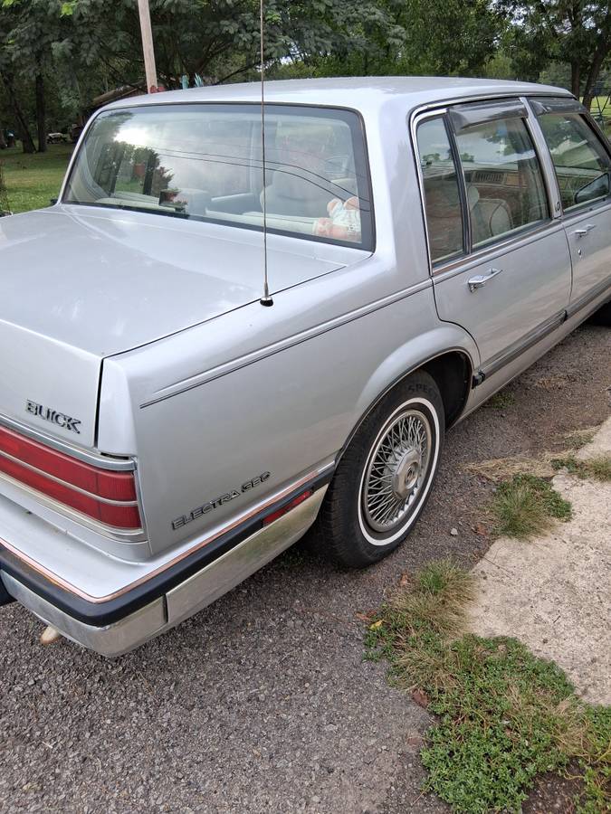 Buick-1986-silver-8