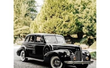 Buick-Century-1940-Black-Tan-1