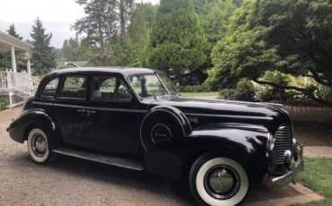 Buick-Century-1940-Black-Tan