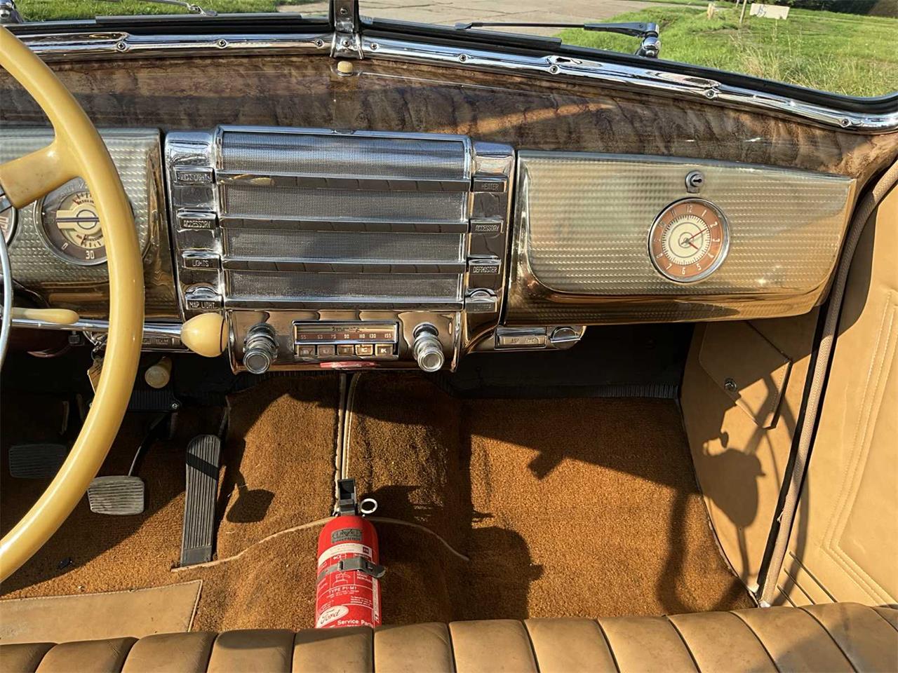 Buick-Convertible-1941-Bruin-Beige-19