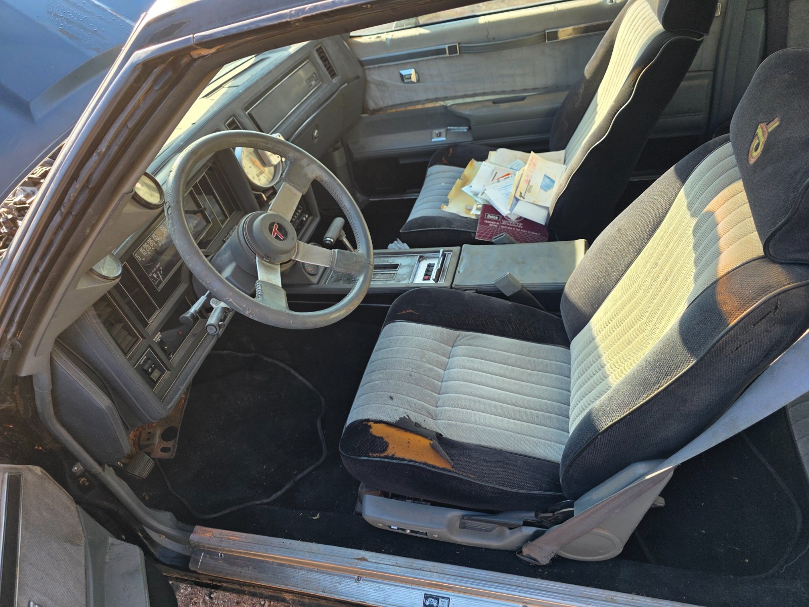 Buick-Grand-National-1987-4