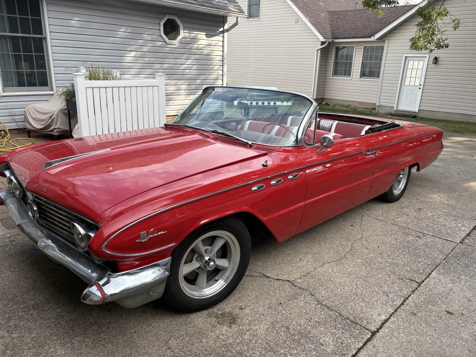 Buick-Le-Sabre-1961