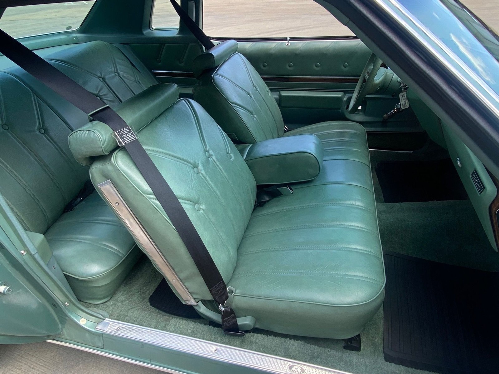 Buick-Regal-1977-Coupe-4