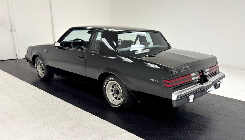 Buick-Regal-1986-Black-Gray-2