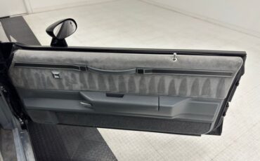 Buick-Regal-1986-Black-Gray-30